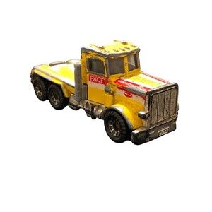 Vintage Matchbox Peterbilt 1981 Yellow Semi‎ Truck Die Cast Model Car Diecast